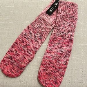 NWT knit mittens. Nic and Zoe